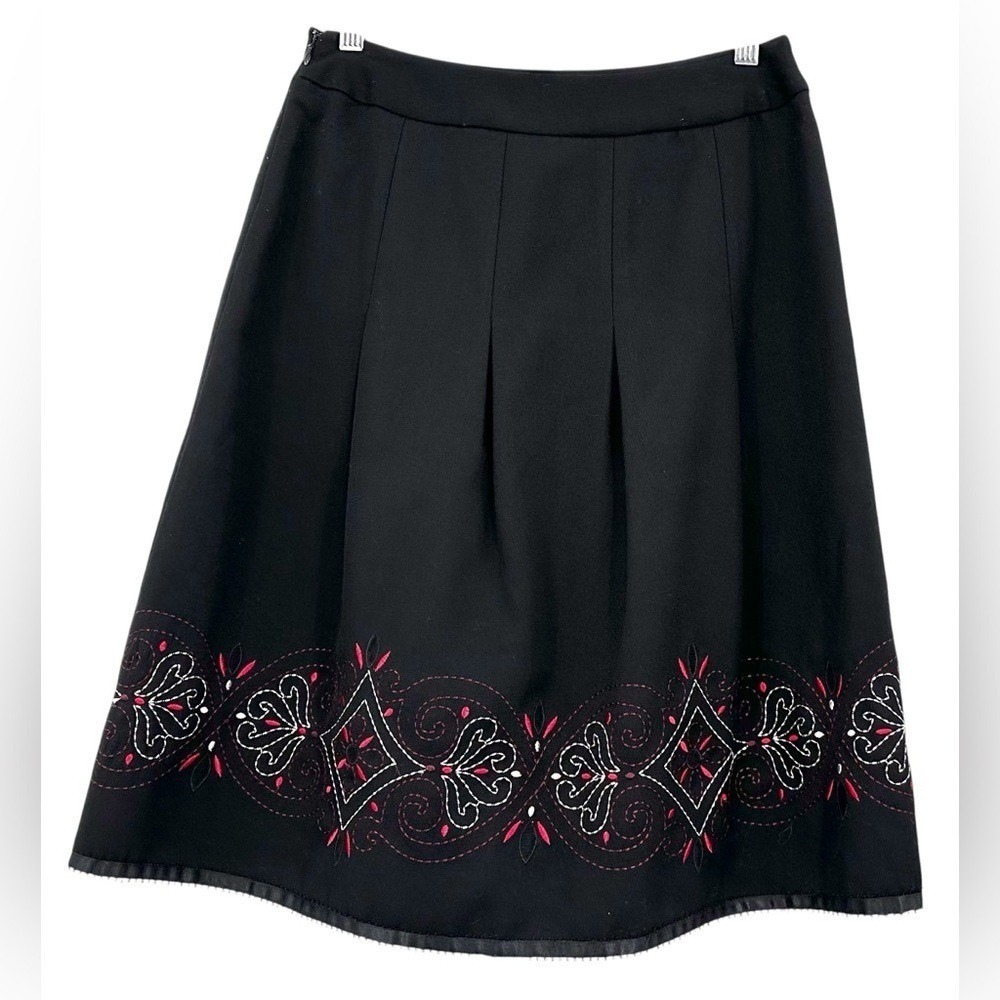 Ann Taylor LOFT A-Line Skirt Pleated Black Embroidered HemWomen's Size 0 - Picture 3 of 8